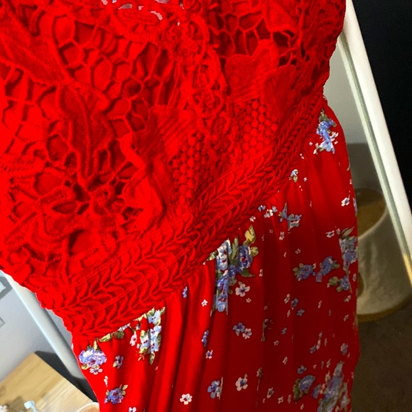 Red top - Picture 2 of 3